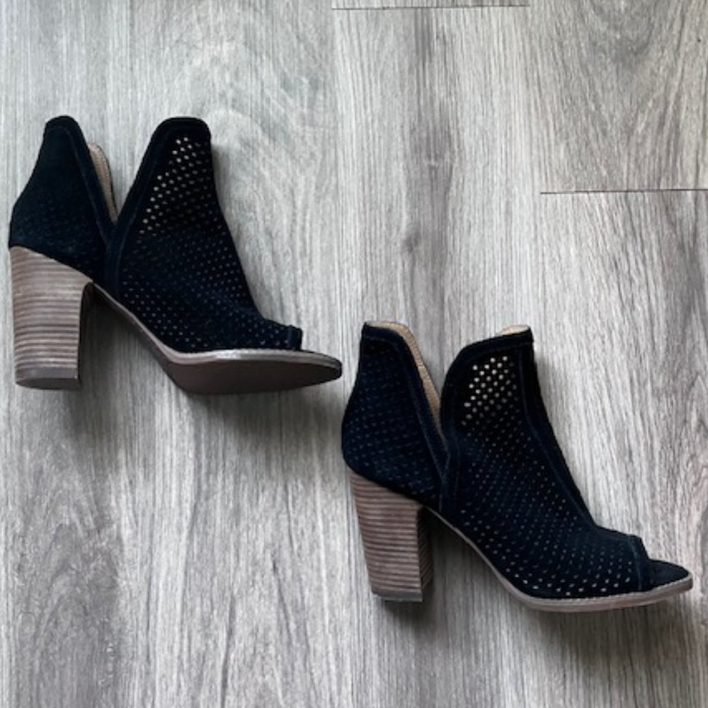 Lucky Brand Larise Black Perforated Suede Booties 8M